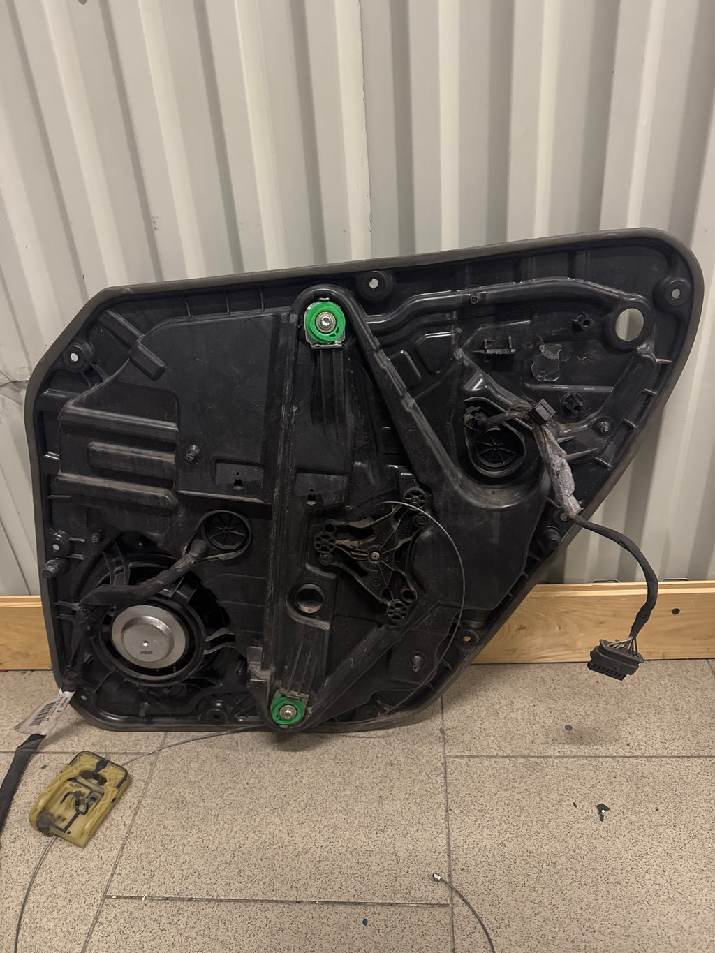 PANNELLO COMPLETO ALZAVETRO POSTERIORE SINISTRO VOLVO V40 cod. 31276217
