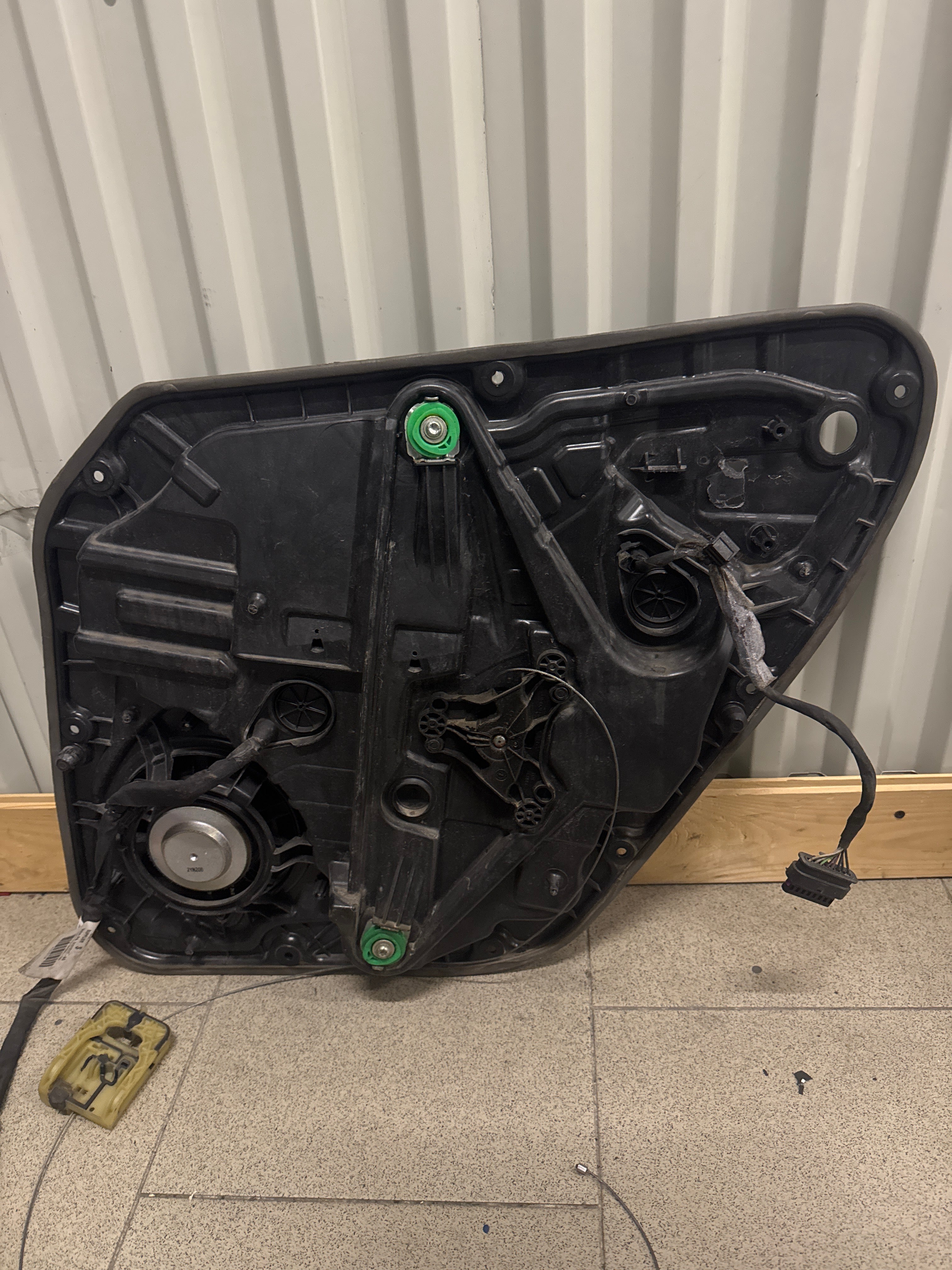 PANNELLO COMPLETO ALZAVETRO POSTERIORE SINISTRO VOLVO V40 cod. 31276217