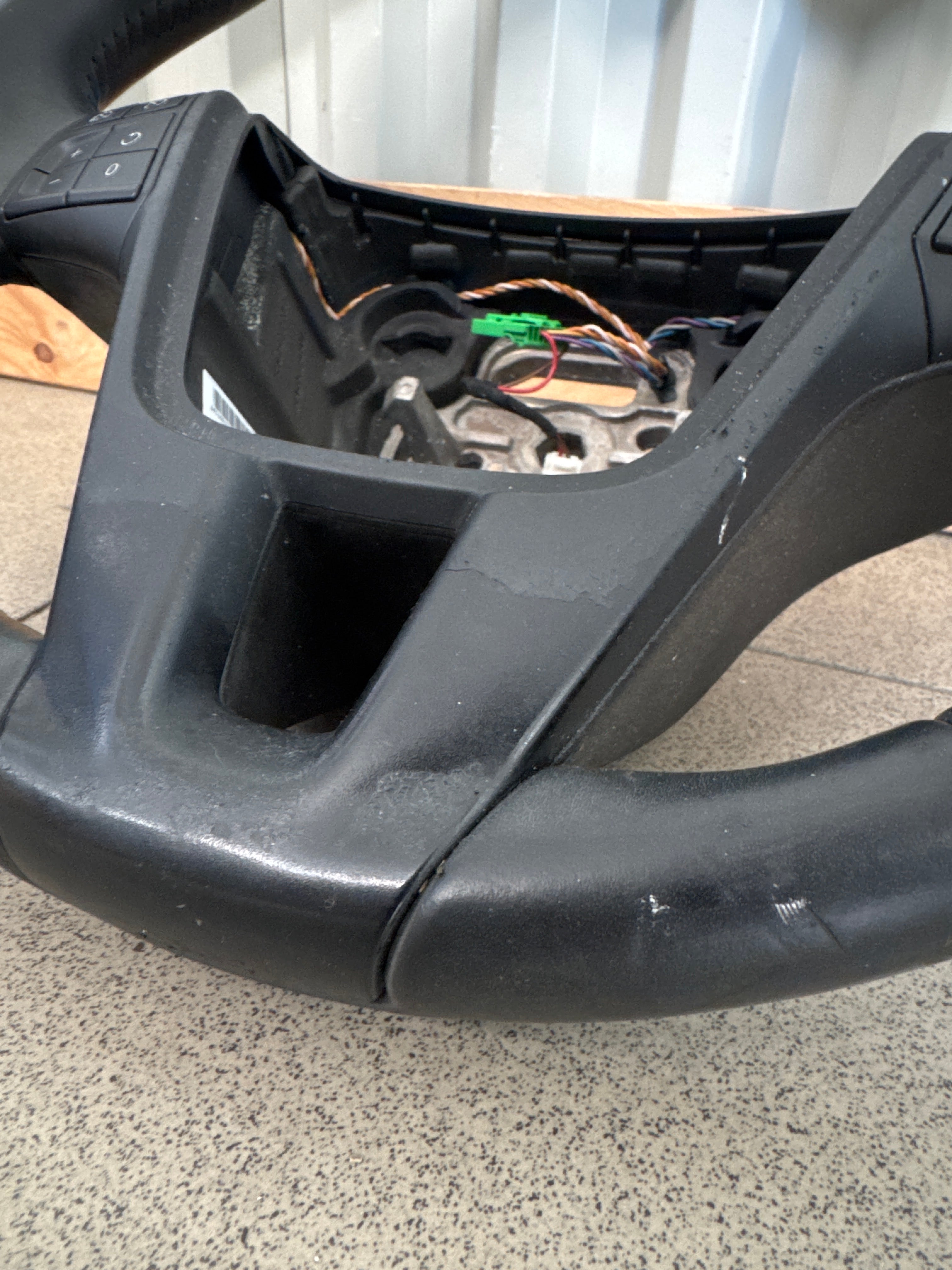 VOLANTE ORIGINALE USATO VOLVO V40 cod. 31250591