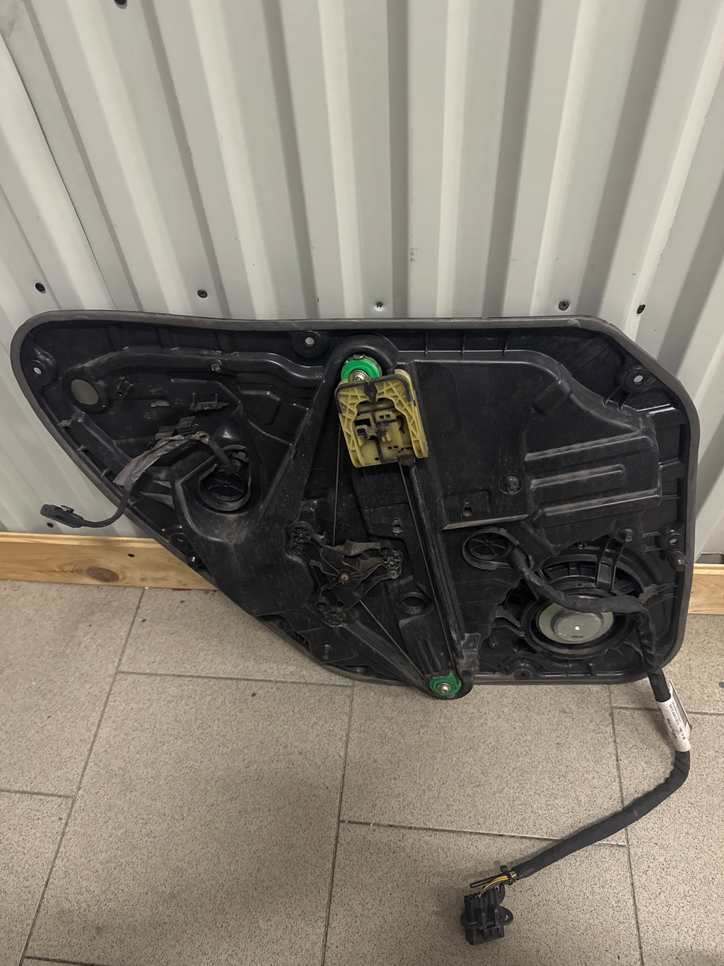 PANNELLO COMPLETO ALZAVETRO POSTERIORE DESTRO VOLVO V40 cod. 31276218
