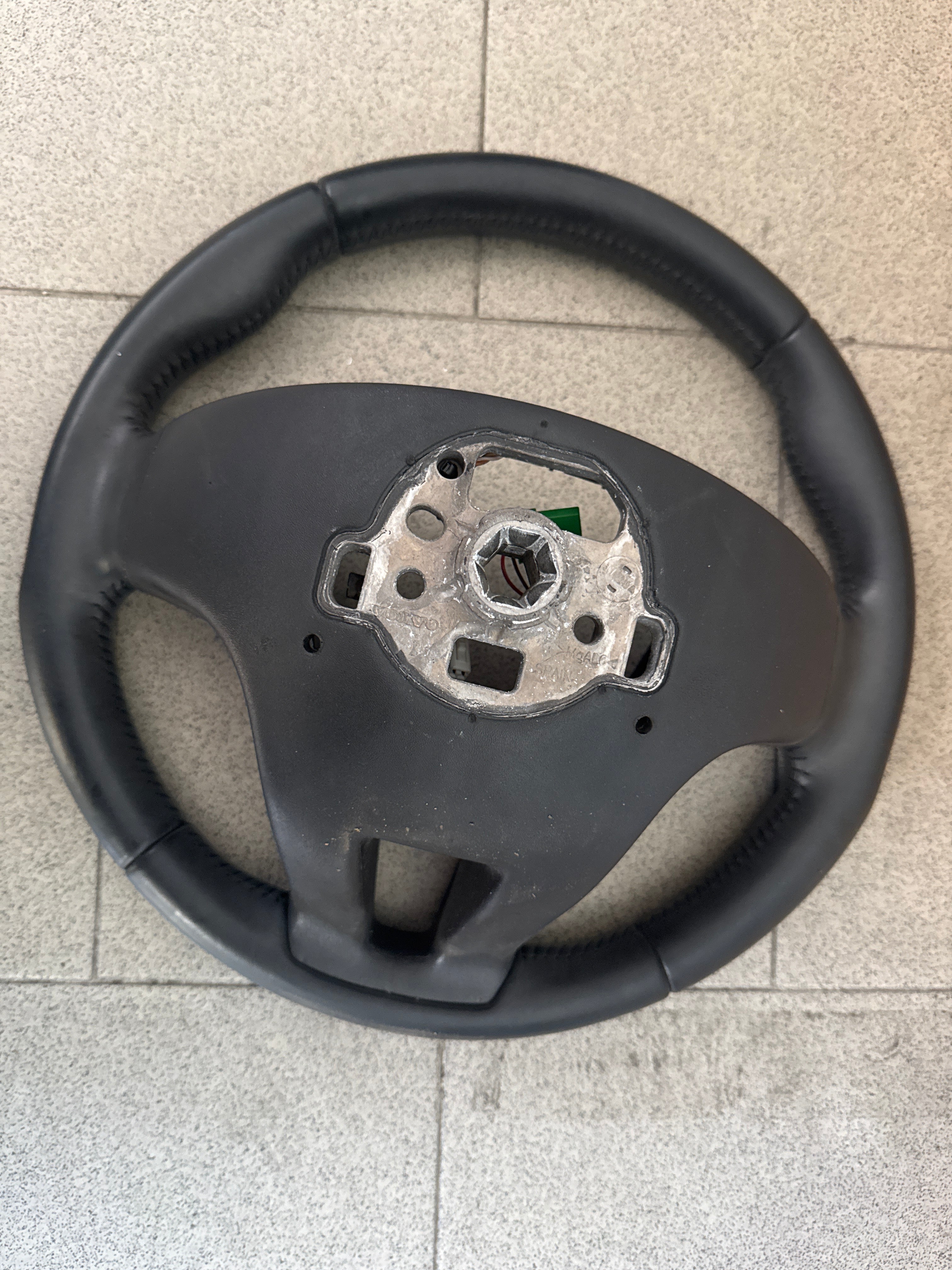 VOLANTE ORIGINALE USATO VOLVO V40 cod. 31250591