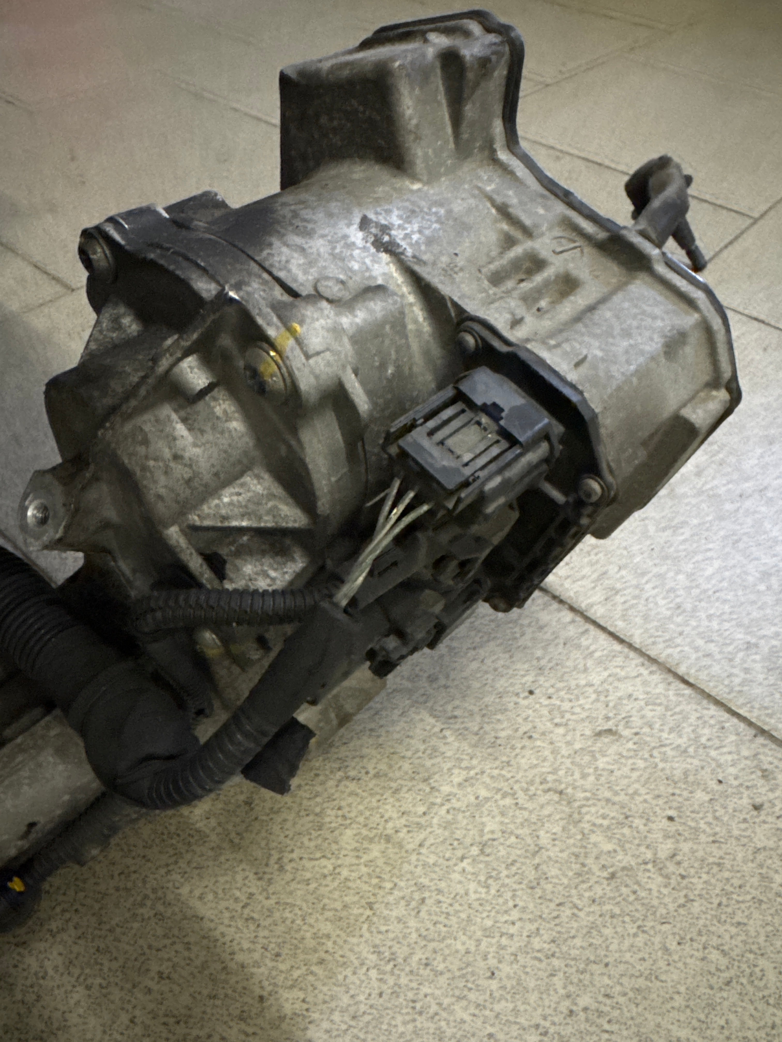 SCATOLA GUIDA ORIGINALE USATA VOLVO V40 Cross Country cod. 36012562
