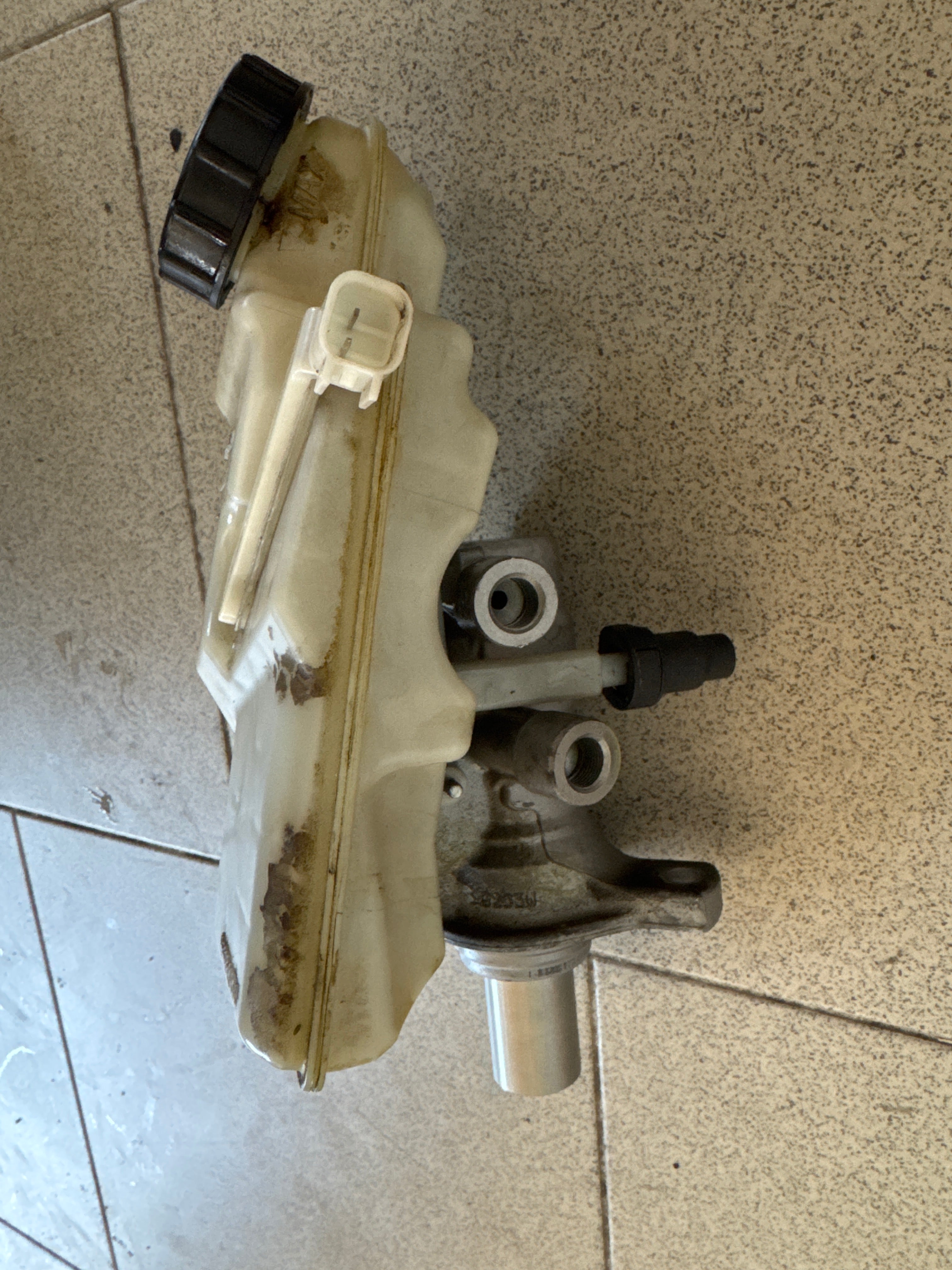 POMPA FRENO CON SERBATOIO E CILINDRO USATO BMW X3 (F25) -  34336857872