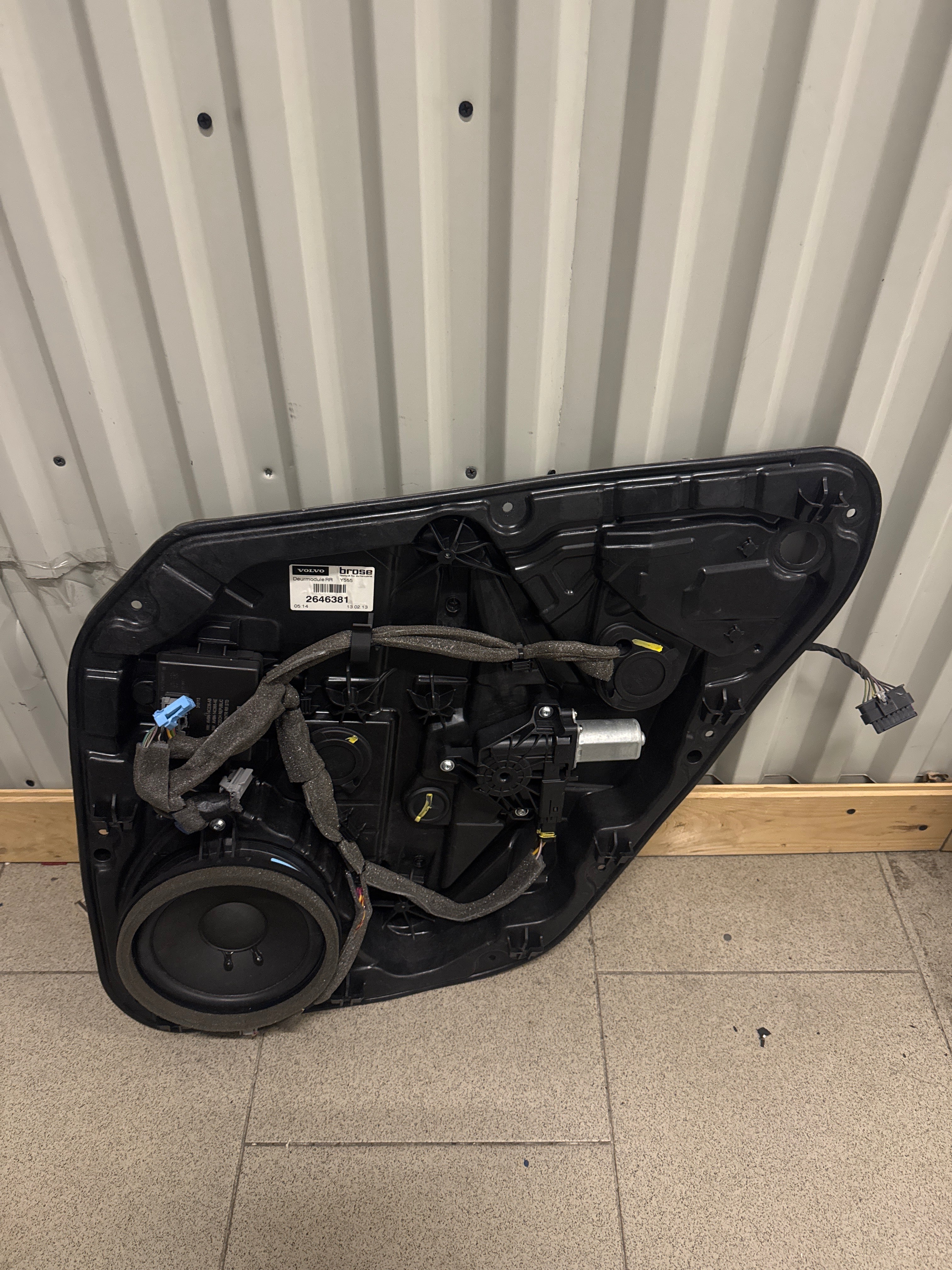 PANNELLO COMPLETO ALZAVETRO POSTERIORE DESTRO VOLVO V40 cod. 31276218