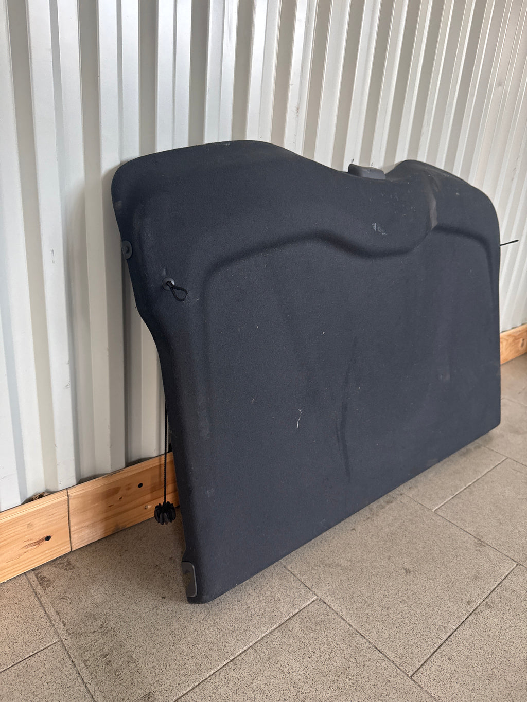 CONSOLLE POSTERIORIORE CAPPELLIERA NERA USATA VOLVO V40 cod. 31389389