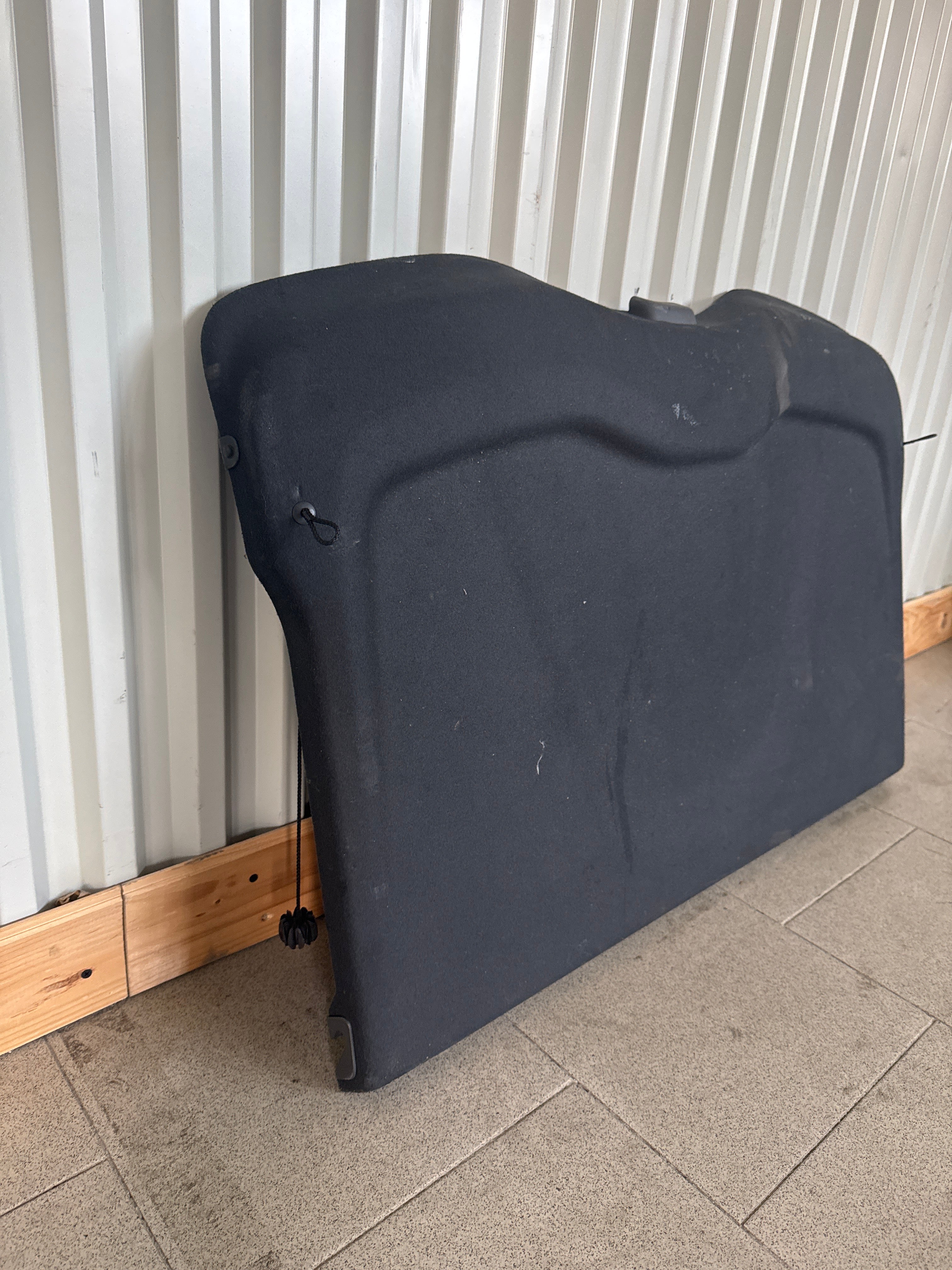CONSOLLE POSTERIORIORE CAPPELLIERA NERA USATA VOLVO V40 cod. 31389389