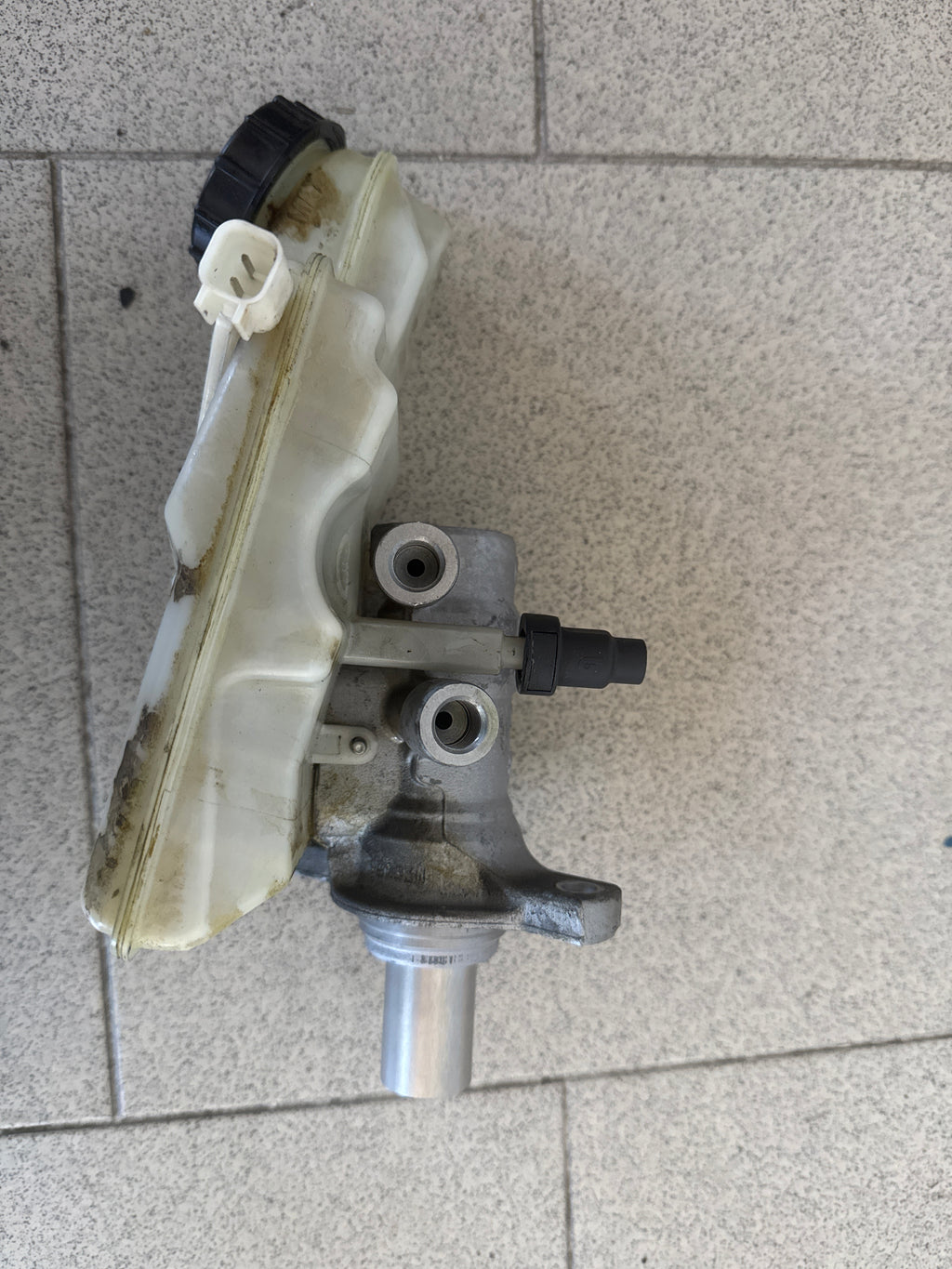 POMPA FRENO CON SERBATOIO E CILINDRO USATO BMW X3 (F25) -  34336857872