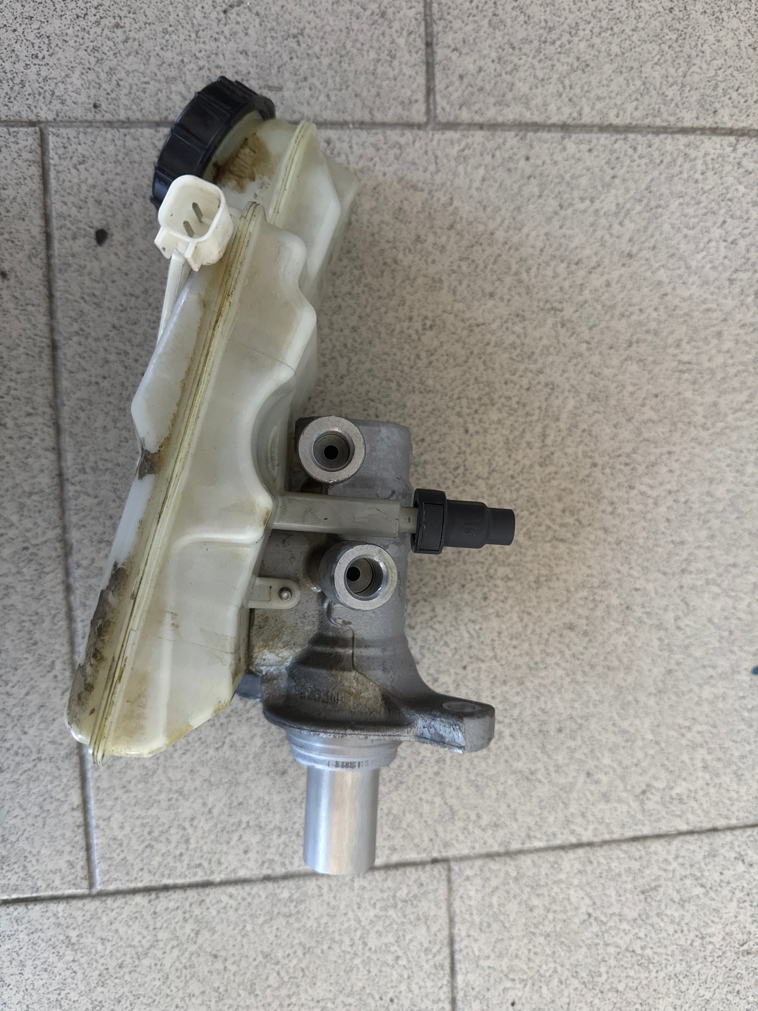 POMPA FRENO CON SERBATOIO E CILINDRO USATO BMW X3 (F25) -  34336857872