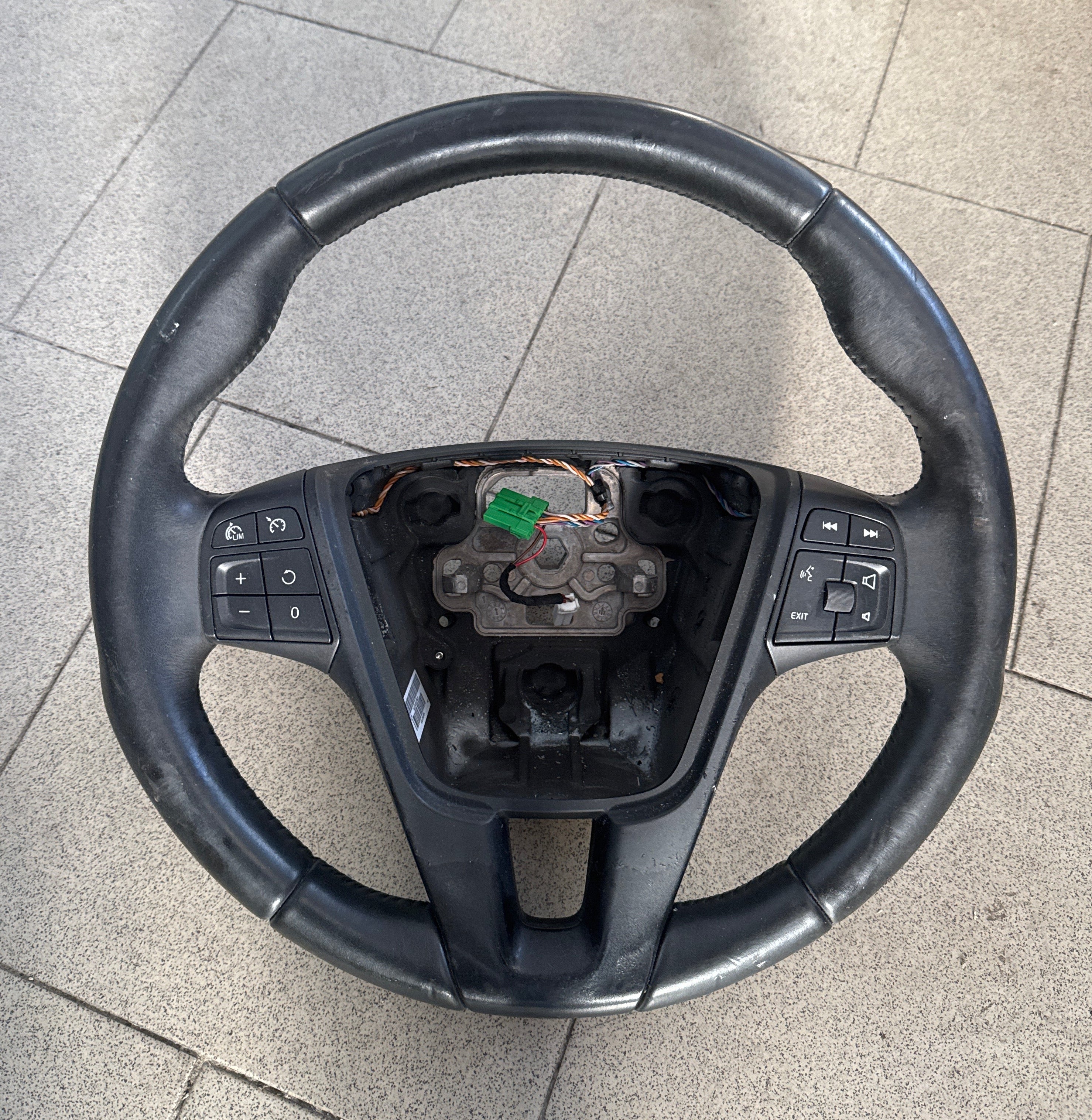 VOLANTE ORIGINALE USATO VOLVO V40 cod. 31250591