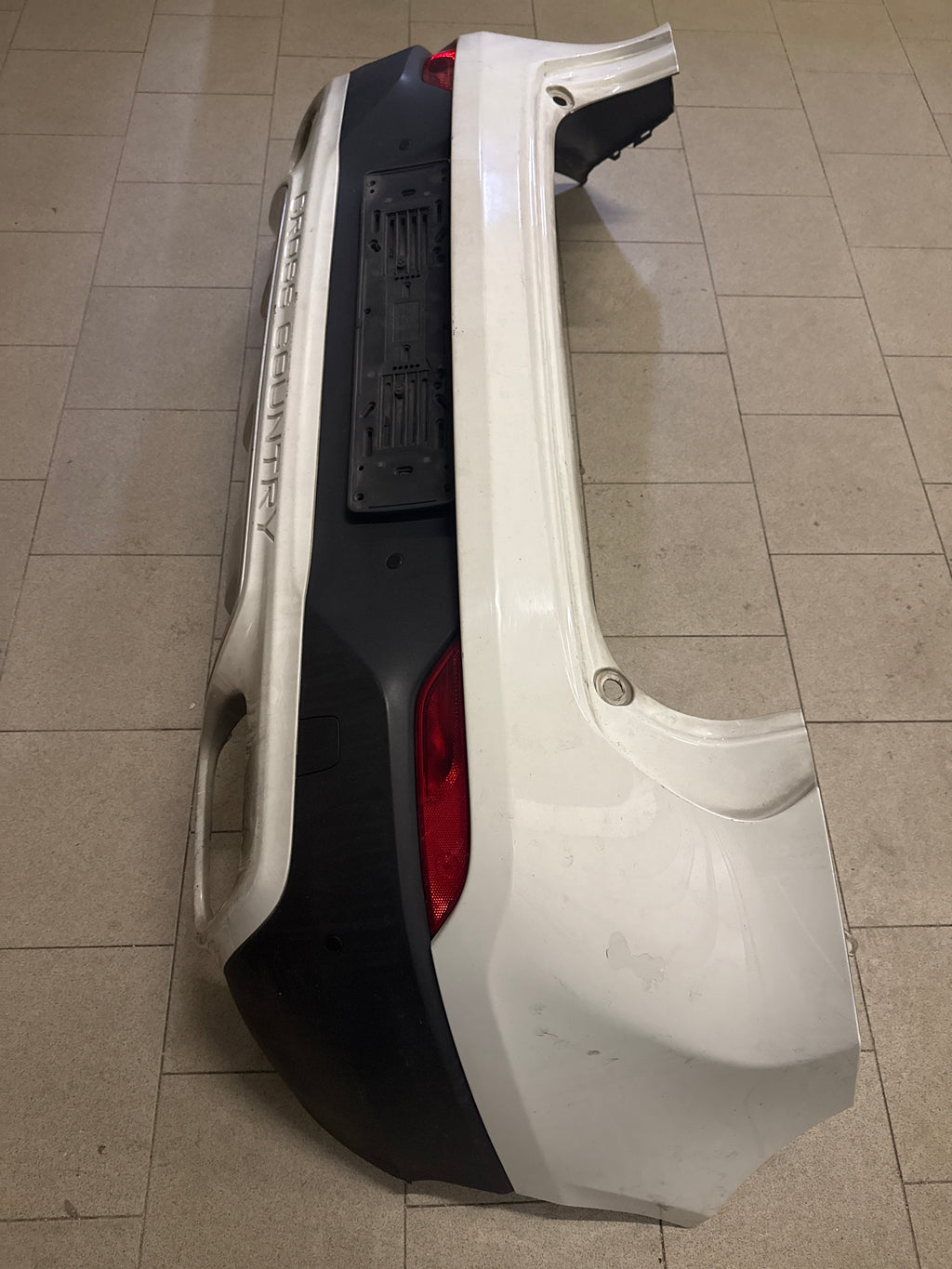 PARAURTI POSTERIORE VOLVO V40 Cross Country colore 61400 - WHITE SOLID (ICE WHITE) cod. 39824391 - 31383640 - 39814659