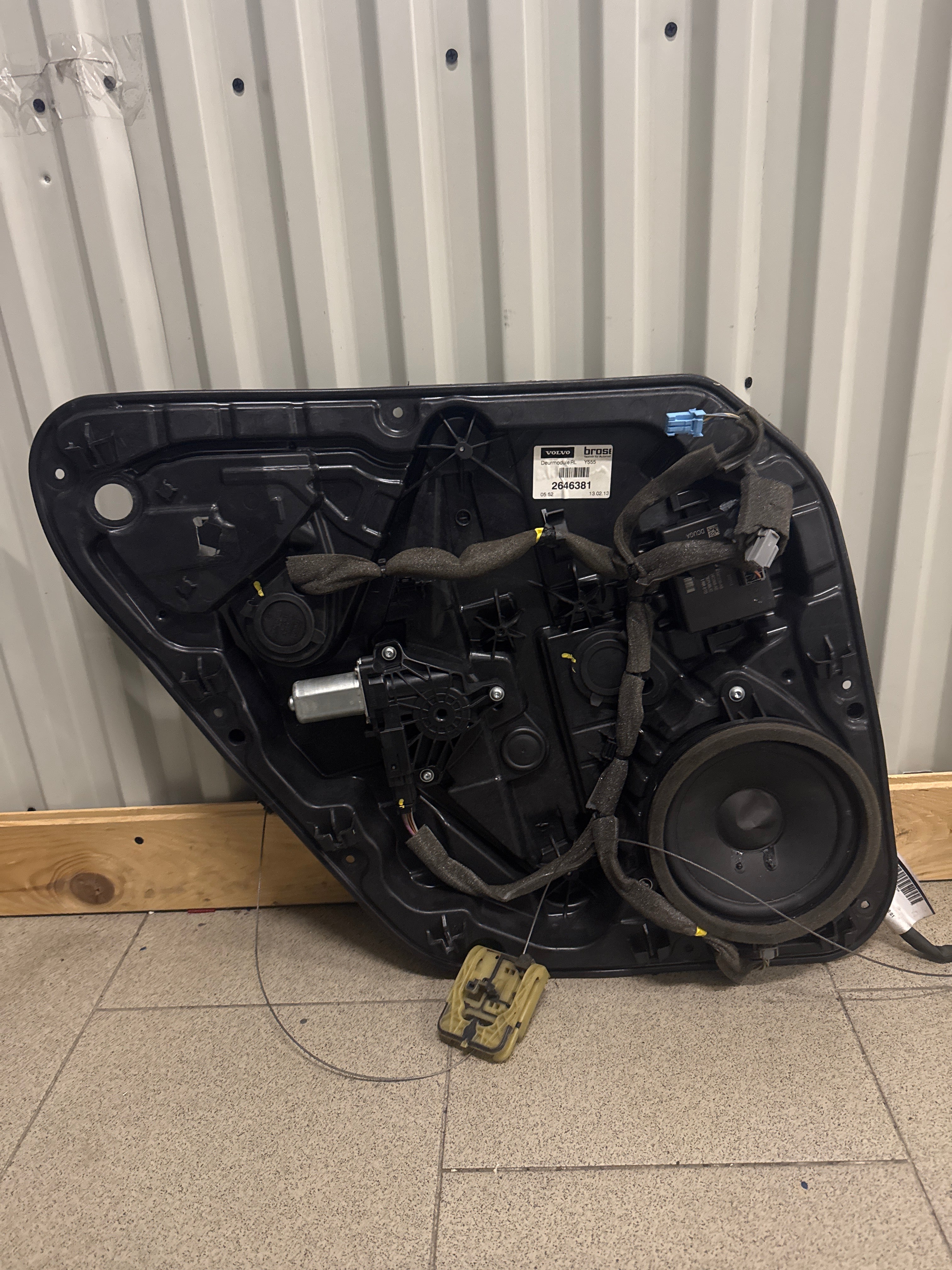 PANNELLO COMPLETO ALZAVETRO POSTERIORE SINISTRO VOLVO V40 cod. 31276217