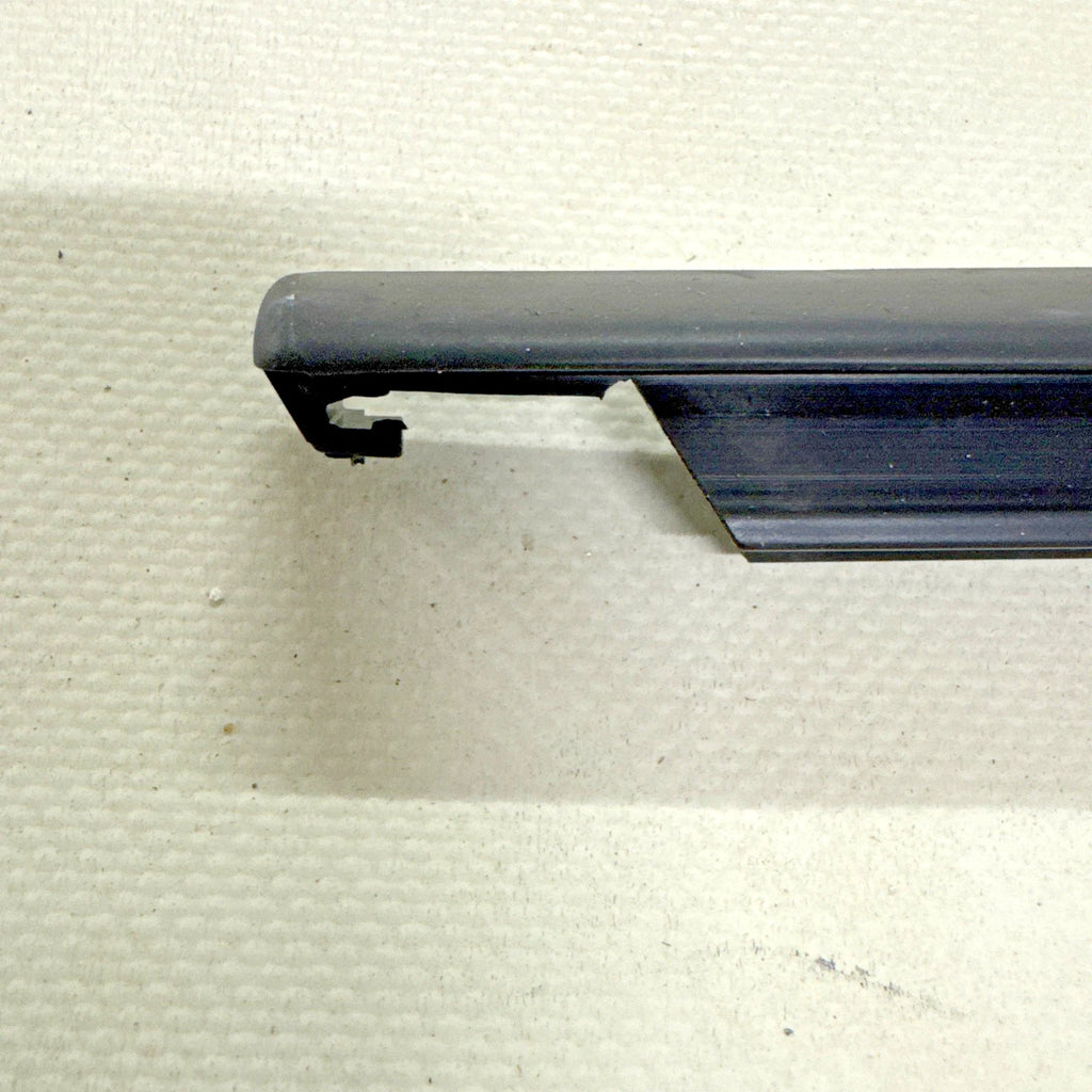 RASCHIAVETRO ESTERNO POSRTA ANTERIORE DESTRA BMW SERIE 3 (E90) COD. 51337060236