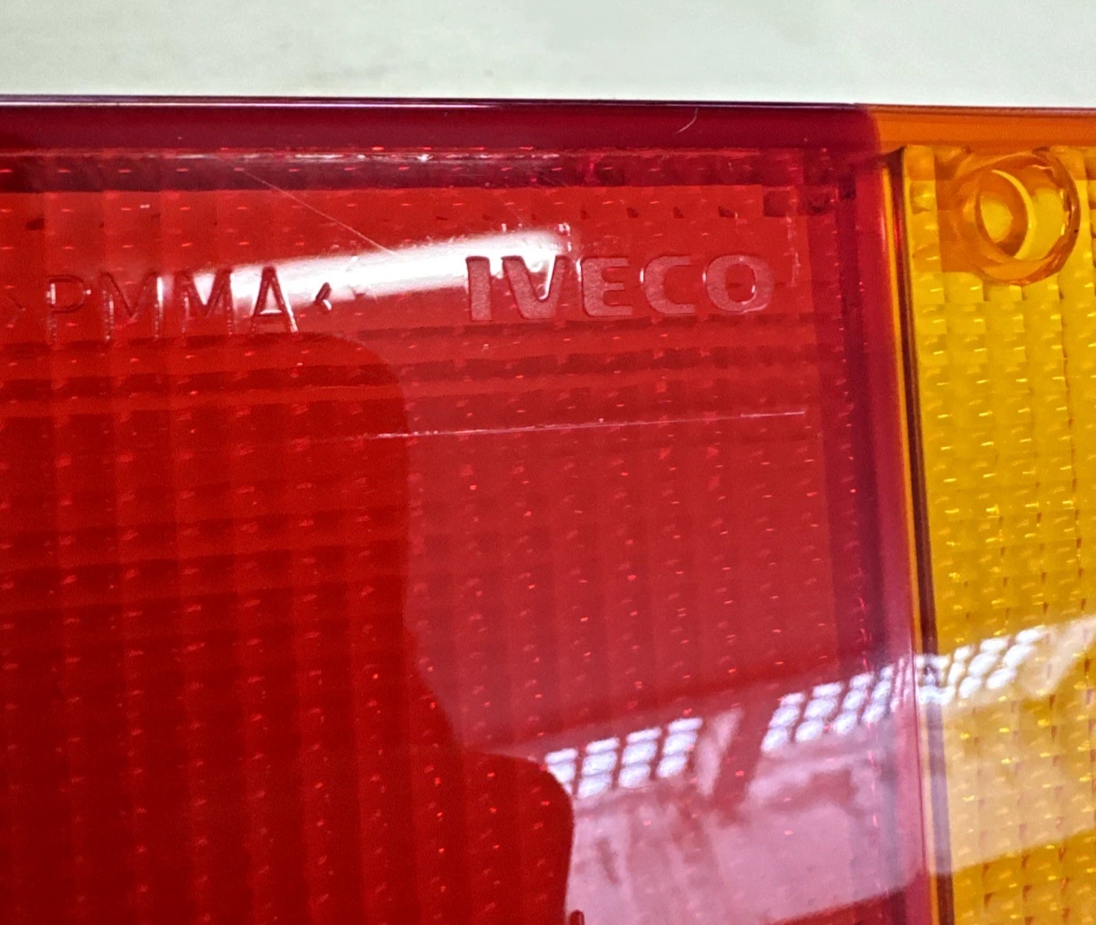 TRASPARENTE DEL FANALE POSTERIORE DESTRO IVECO DAILY 35 C 12 COD. 42471137