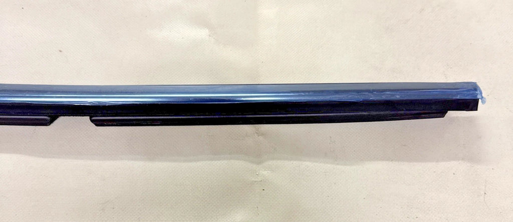 GUARNIZIONE RASCHIAVETRO PORTA ANT. SINISTRA ORIGINALE FIAT 500X  COD. 51937061